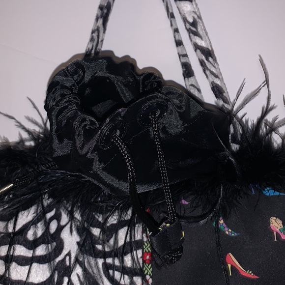 Medium sized, canvas shoe print AND faux fur zebra print handbag. Black interior - Picture 3 of 5